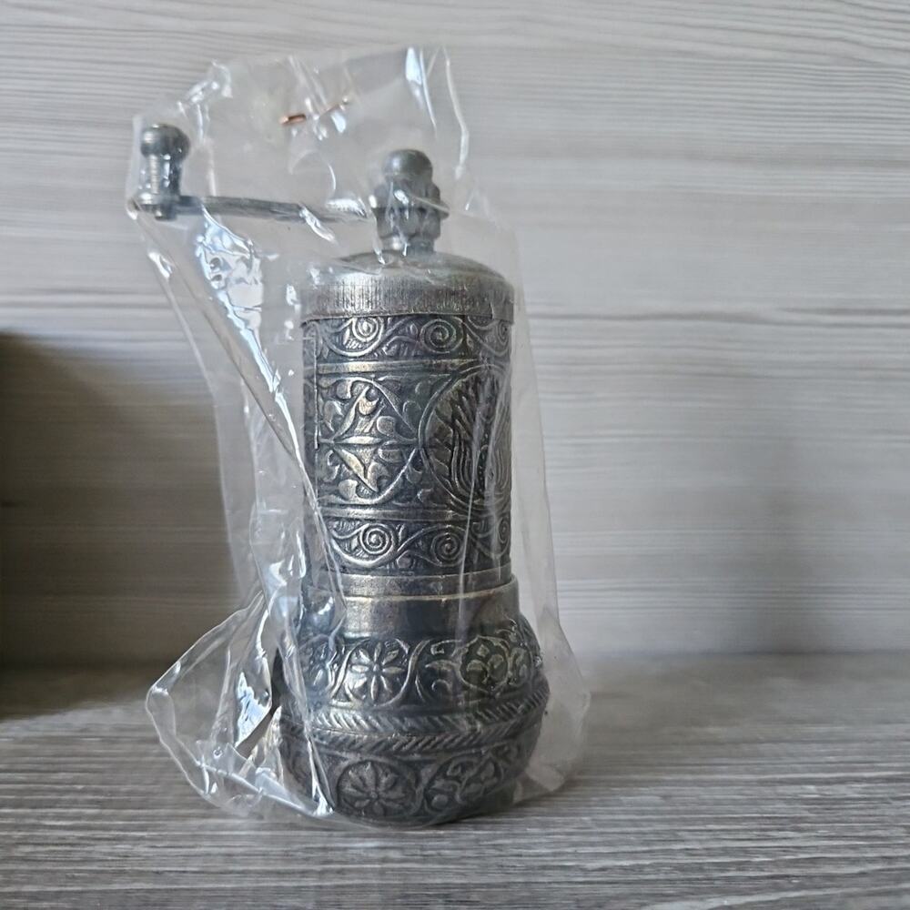 Crystalia Brass Silver Pepper & Spice Hand Carved Ornate Grinder w Scoop - Picture 3 of 12